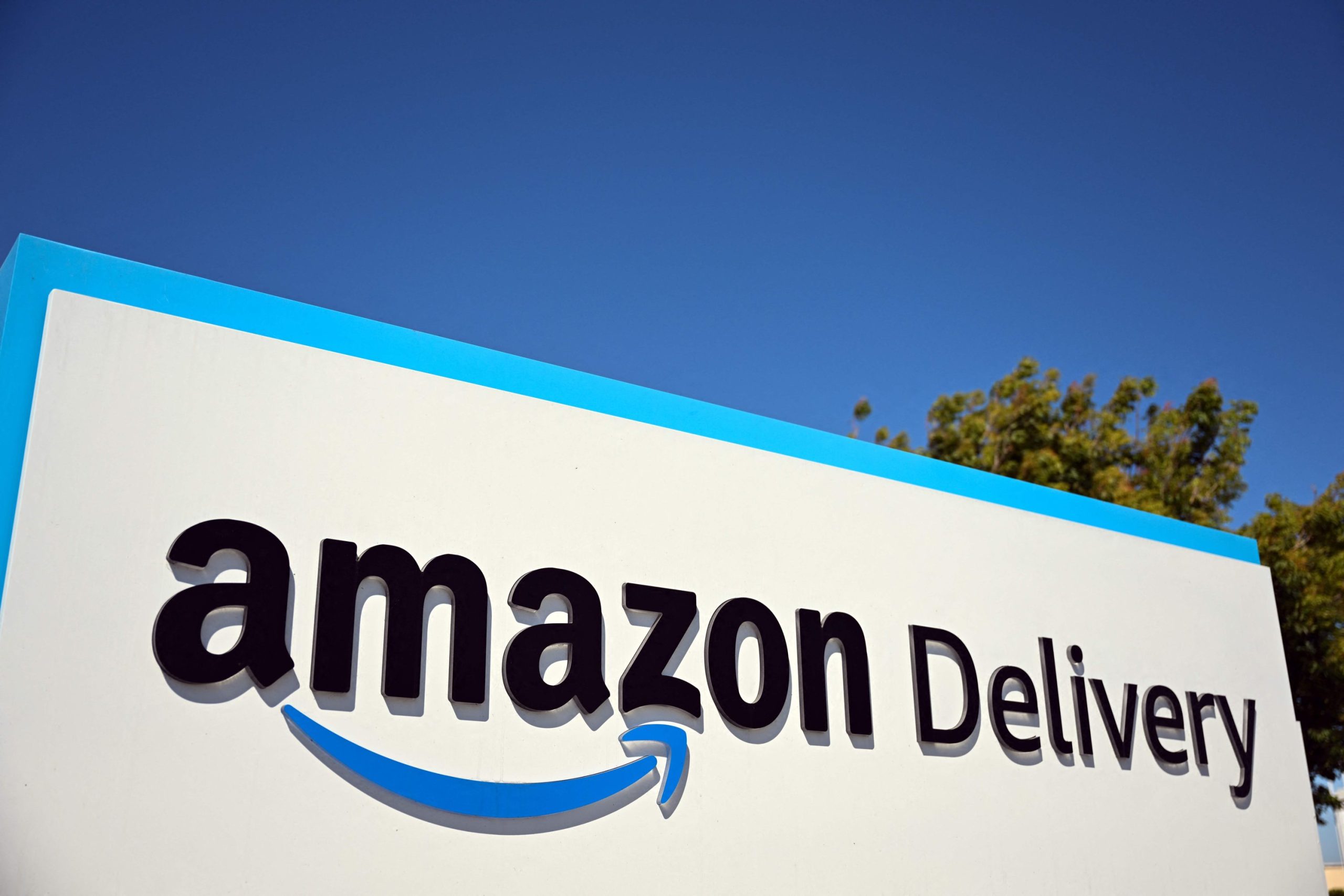 How Amazon Finds the Best Route for Delivery